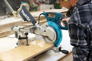 Makita LS1018 MiterSaw